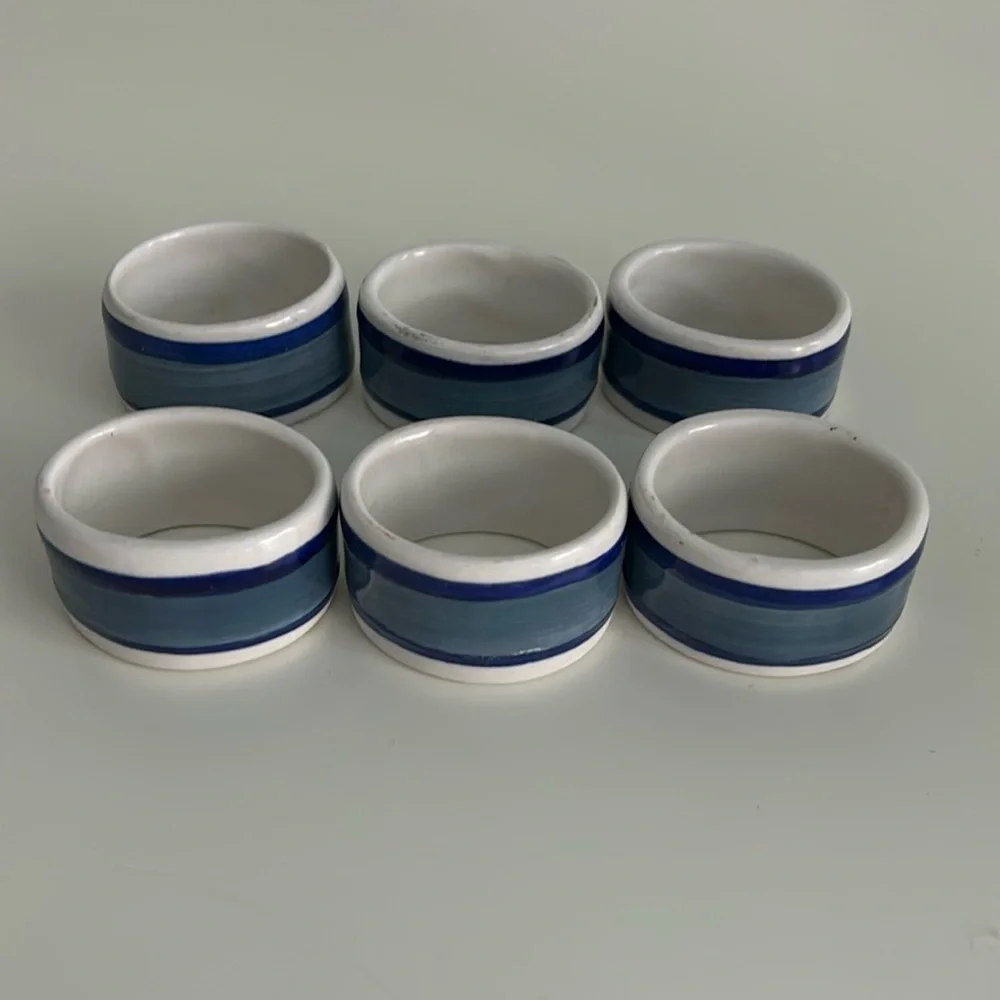 NWOT Crate&Barrel Stoneware Napkin Rings / Holders (Set of 6)
